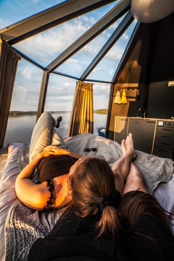 Vikajaervi Lake View Experience Igloos Рованиеми Экстерьер фото