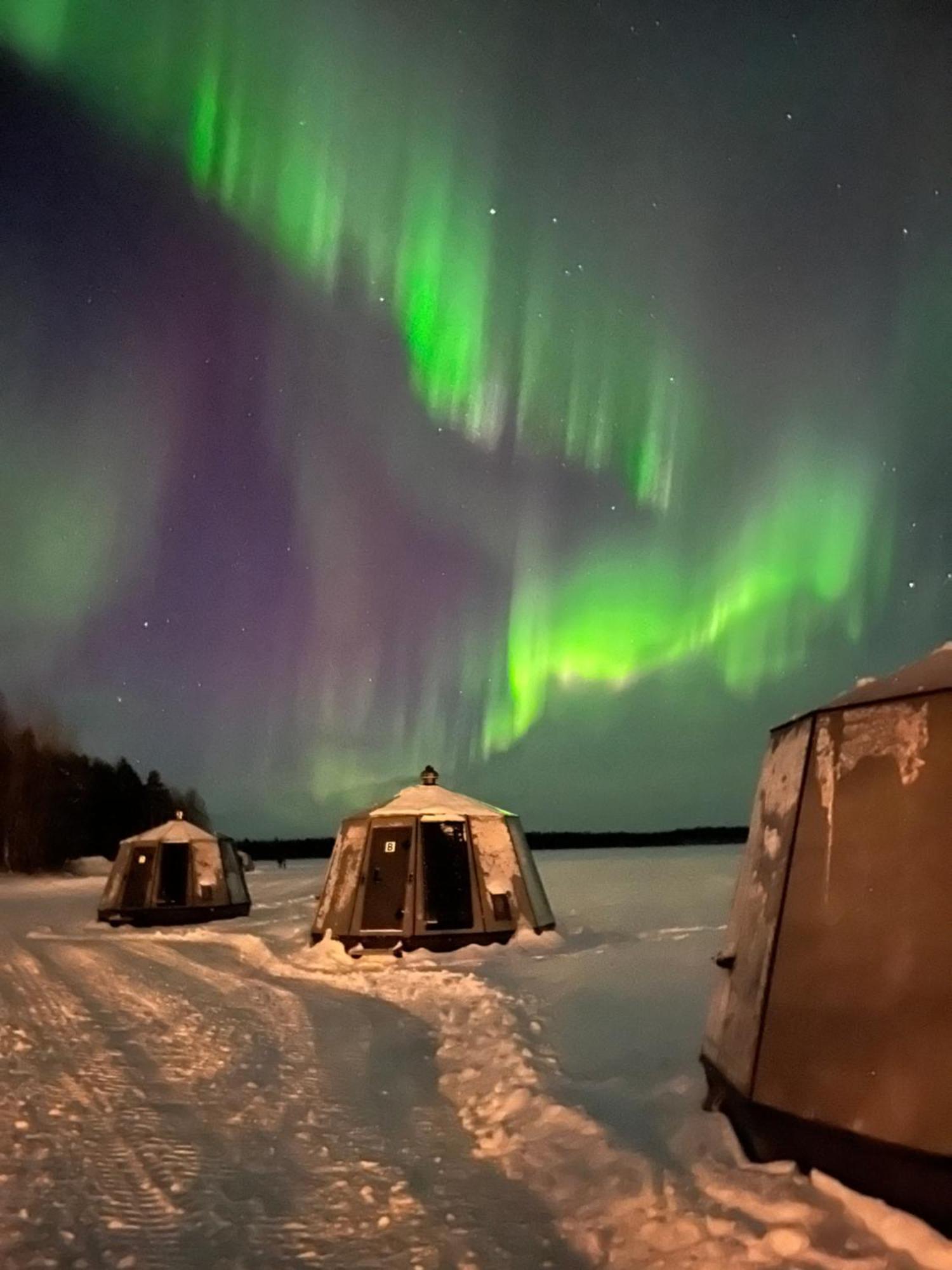 Vikajaervi Lake View Experience Igloos Рованиеми Экстерьер фото