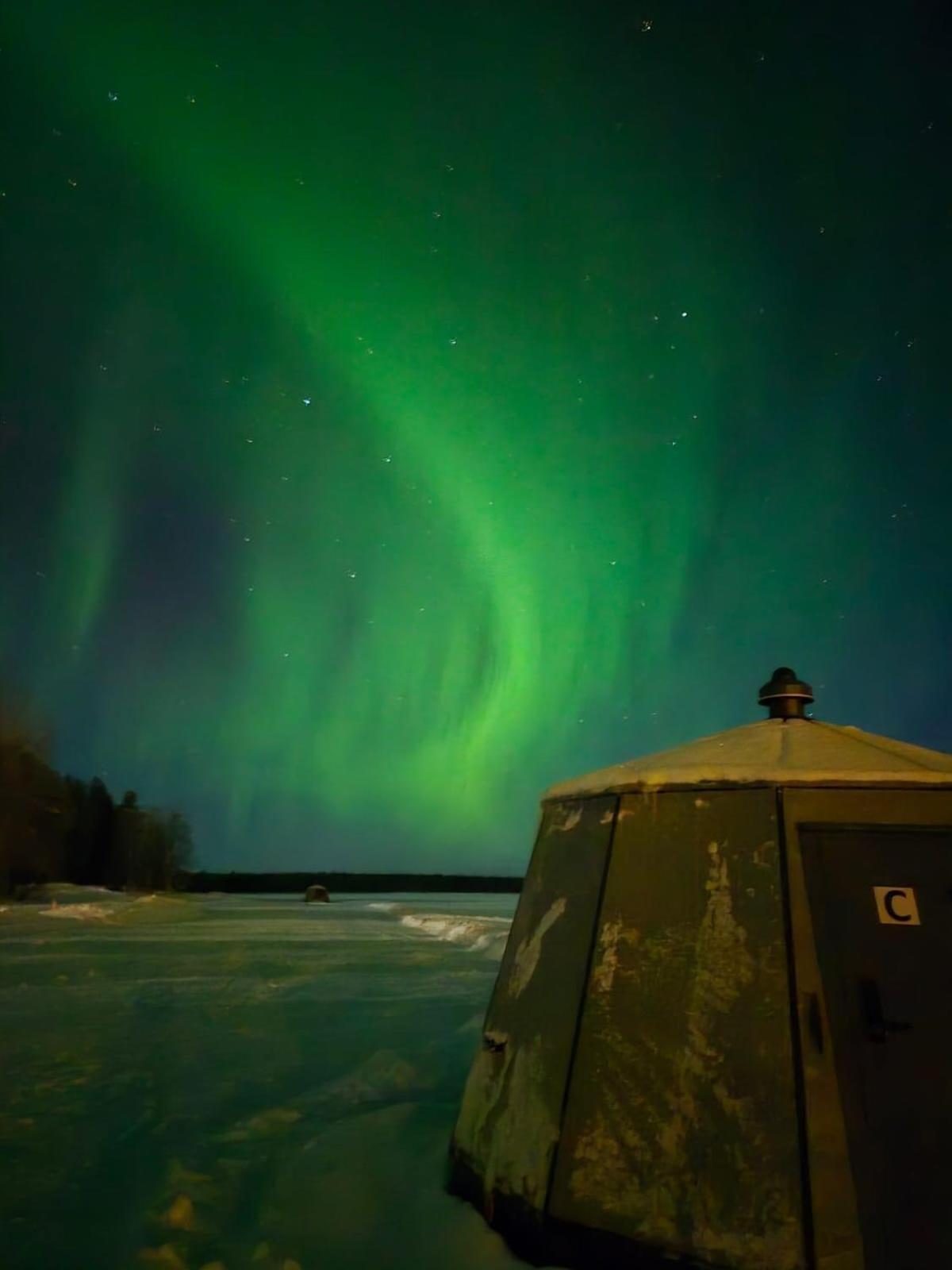 Vikajaervi Lake View Experience Igloos Рованиеми Экстерьер фото