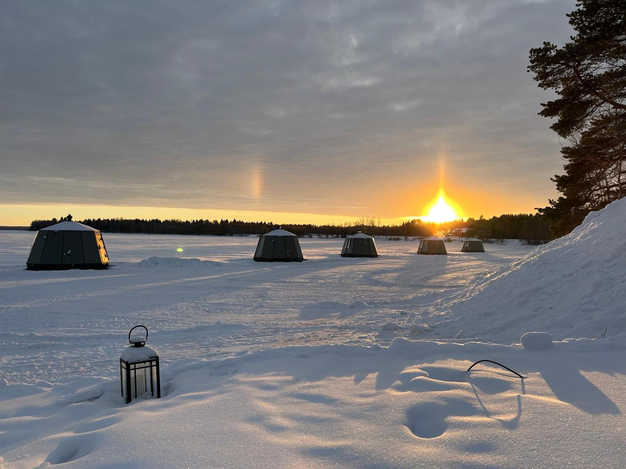 Vikajaervi Lake View Experience Igloos Рованиеми Экстерьер фото